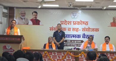 कार्यकर्ताओं की क्षमता, अनुभव और समर्पण से भाजपा अजेय बनी है : सीएम धामी