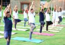 मुख्यमंत्री धामी ने अधिकारियों एवं कर्मचारियों के साथ किया योगाभ्यास