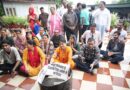 धर्मपुर की बदहाल सड़कों पर फूटा जनाक्रोश, महिला कांग्रेस ने पीडब्ल्यूडी कार्यालय का किया घेराव