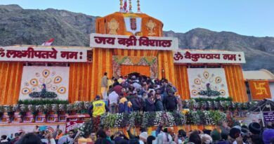 बदरीनाथ धाम के गर्भगृह में स्पाई कैमरे से रिकॉर्डिंग, चमोली पुलिस ने चालान कर डिलीट कराए सभी फुटेज