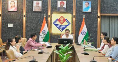 वन भूमि हस्तांतरण के लंबित प्रकरणों के निस्तारण में लाएं तेजी- जिलाधिकारी